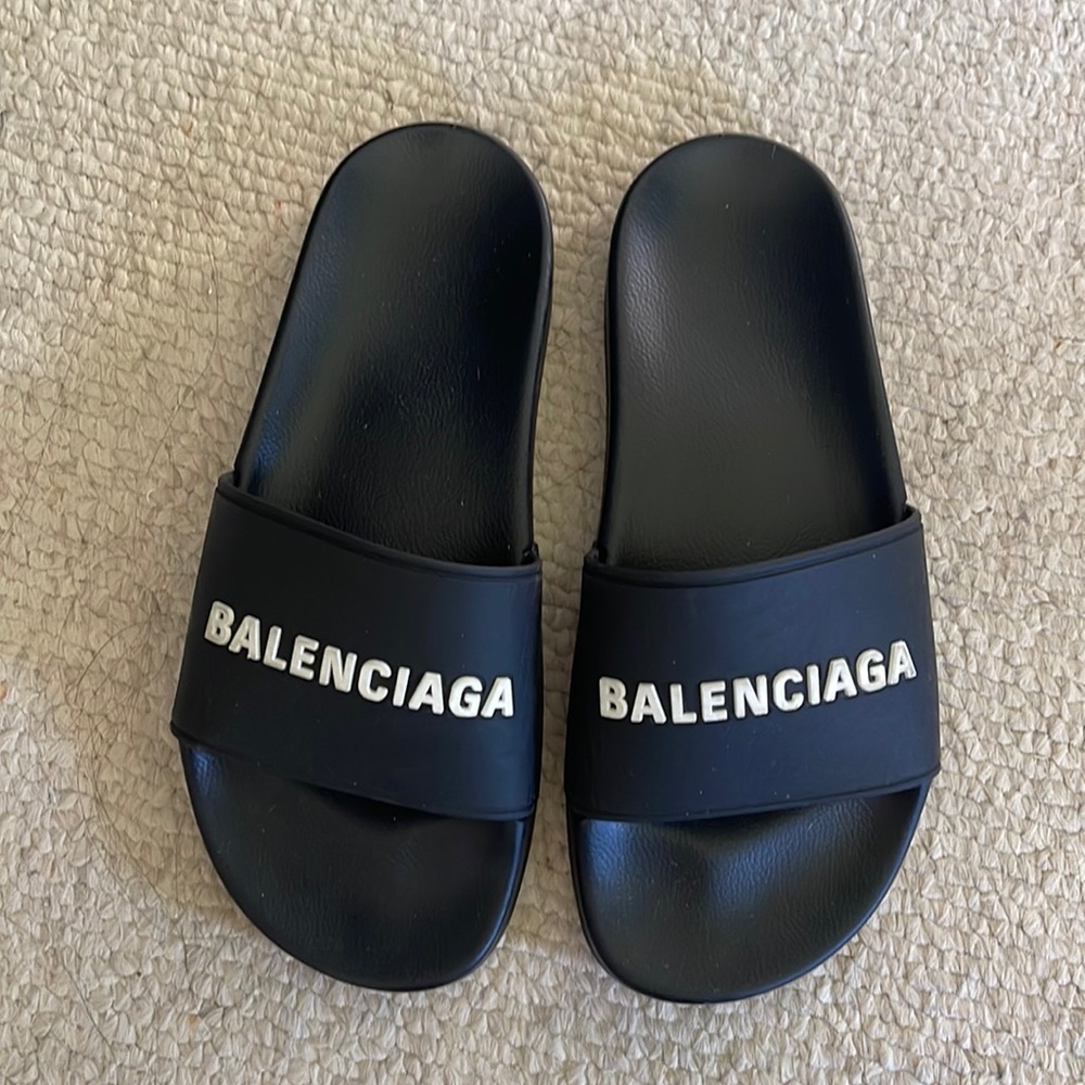 Balenciaga Pool Slides